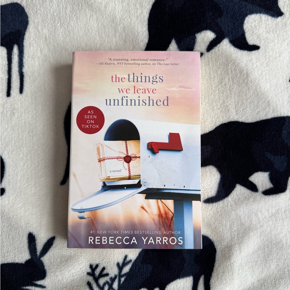 2/20 📚 The Things We Leave Unfinished by Rebecca Yarros (Book)